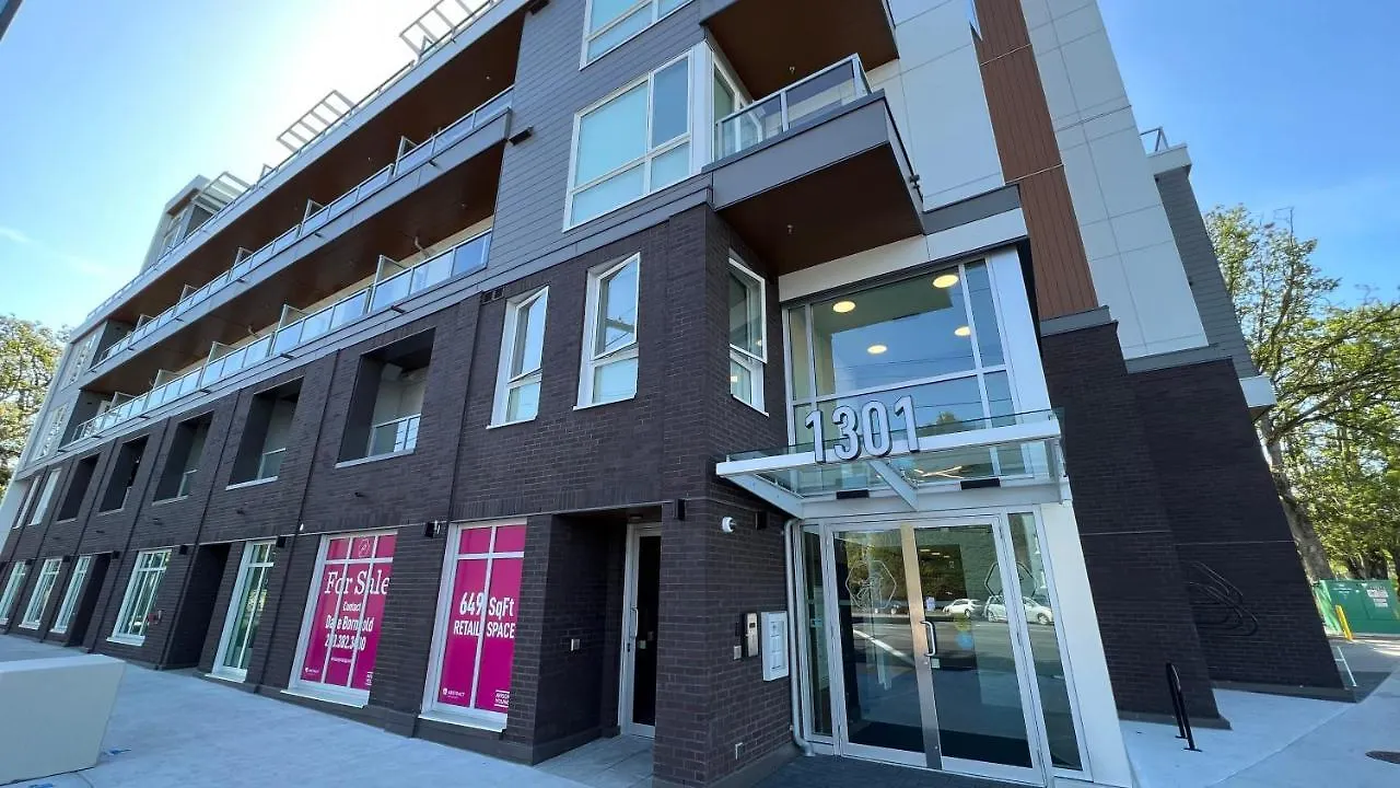 Hillside Oasis By Iris Properties! Victoria 0*,  Canada