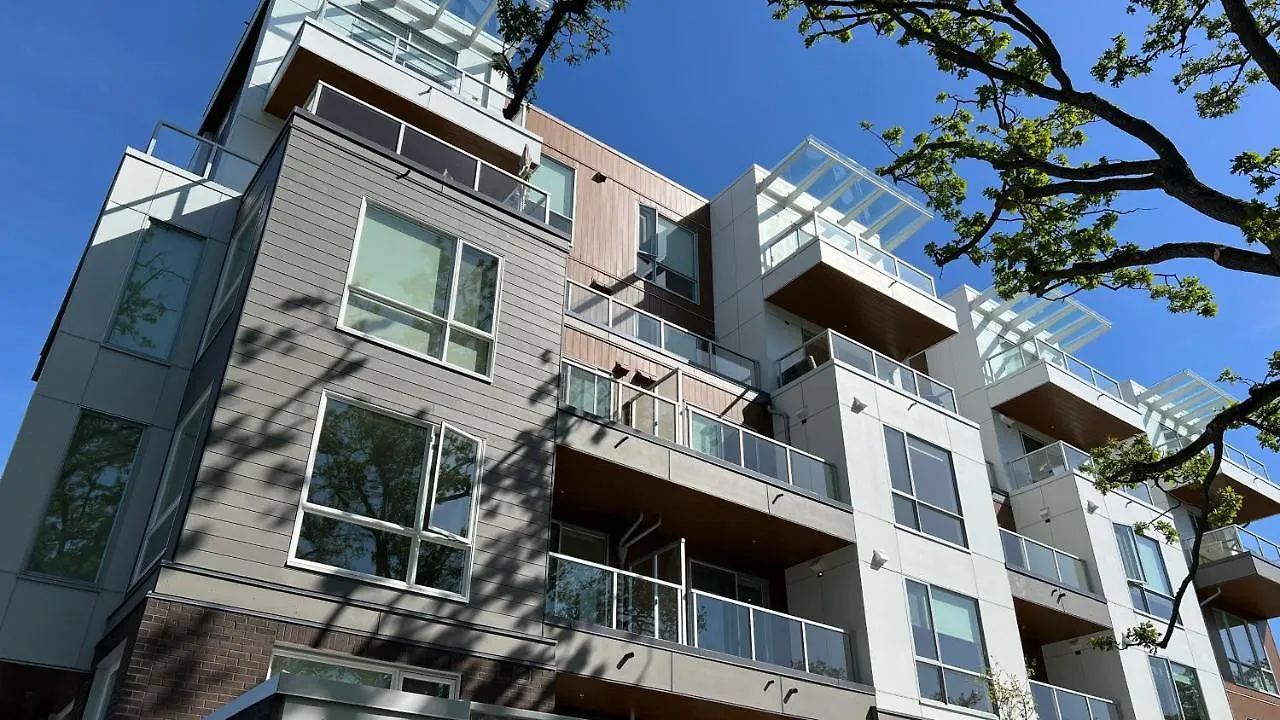 Hillside Oasis By Iris Properties! Victoria 0*,  Canada