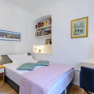 https://bird-lamp-luxury-apartment-bacvice-split.splithotels.org