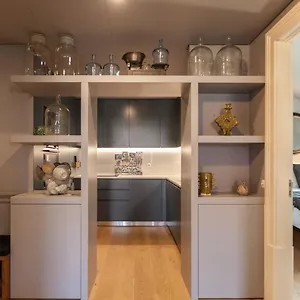 https://flh-praca-rossio-exquisite-apartment-with-view.hotels-lisbon-portugal.com